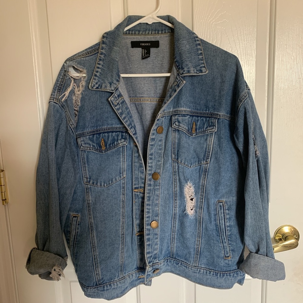 Light Wash Denim Jacket 🤍